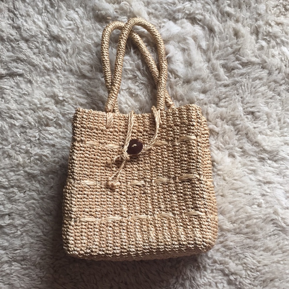 Straw purse